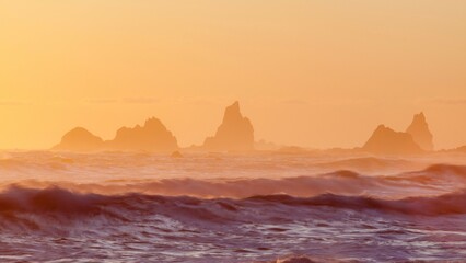 USA, Washington State, Sunset, Rialto Beach, Olympic National Park