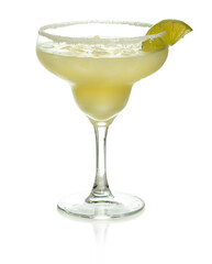 A glass of margarita cocktail with lime