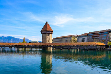 Fototapeta na wymiar Chapel bridge spanning the river Reuss in the city of Lucerne, Switzerland