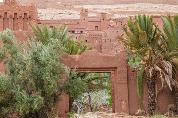 Puerta de acceso a la kasbah de Ait Ben Haddou en la región de Ouarzazate, en el sur de Marruecos