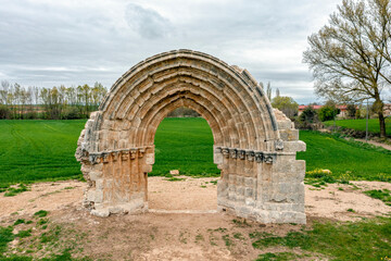 Fototapeta na wymiar San Miguel de Mazarreros arch in Sasamon Spain