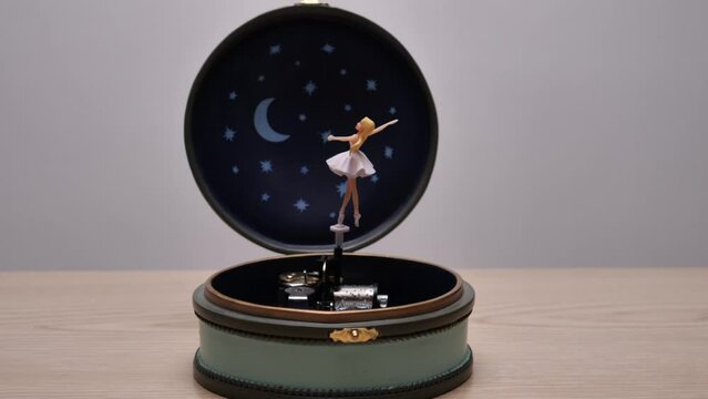 Vintage style ballerina music box