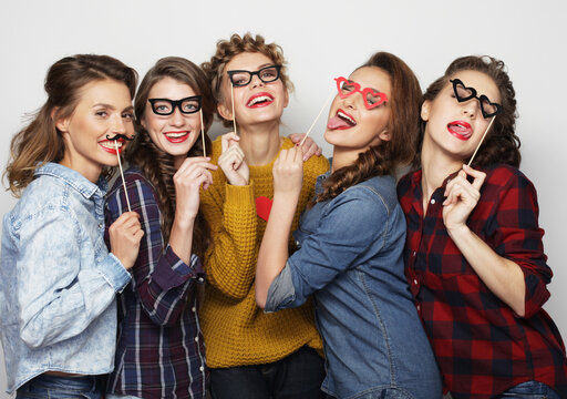 Five hipster women best friends ready for party