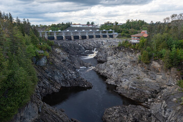 Obraz premium he St John river after the hydroelectric dam at Grand Falls, New Brunswick, Canada