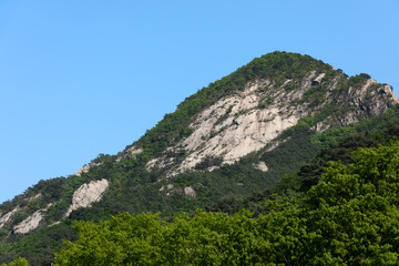 Fototapeta premium mountain landscape under blue sky
