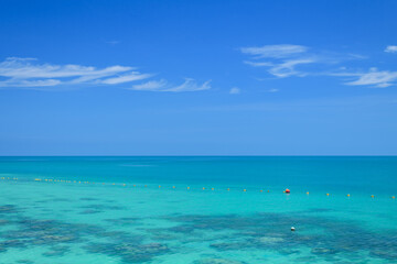 Obraz premium Beautiful seascape with cloud on a sunny day.