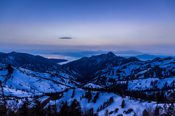 志賀草津道路 山田峠から妙高連山に沈む夕日