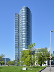 Hochhaus am Fluss Rhein in Düsseldorf, Nordrhein - Westfalen