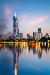 Obraz premium Night view of the city by the Xuanwu Lake in Nanjing