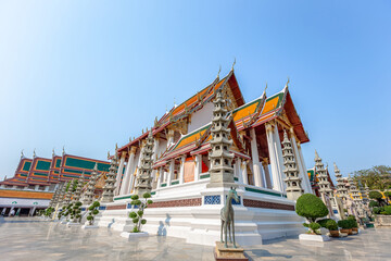 Obraz premium Thai architecture in Wat Pho public temple in Bangkok, Thailand. 