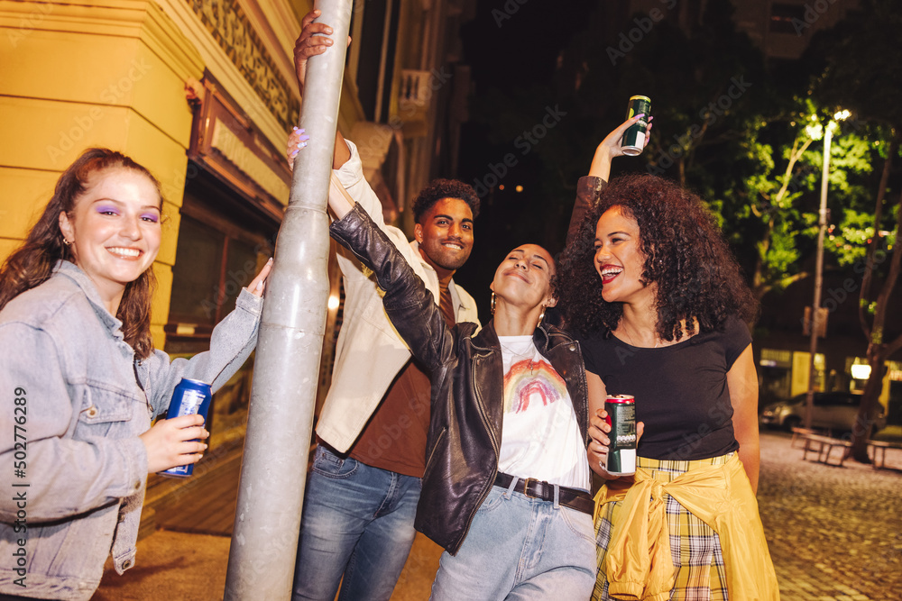 Canvas Prints Enjoying cold drinks in the city