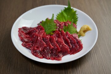 馬刺し