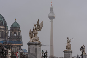 Berliner Dom und Funkturm Berlin  © H. Rambold