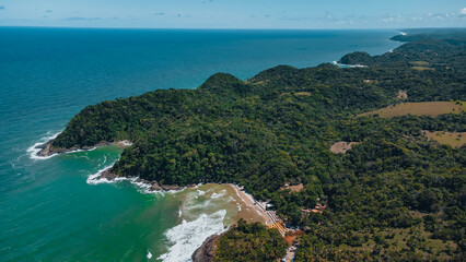 Praia Litoral Itacaré Bahia Nordeste Tropical Brazil Mar Oceano Azul Verde Natureza Mata Atlântica Coqueiros Banhistas Férias Viagem 