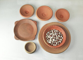 Brazilian handcrafted ceramics are mostly made of clay, rustic and can be utilitarian or decorative.