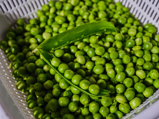 fresh green peas for cooking