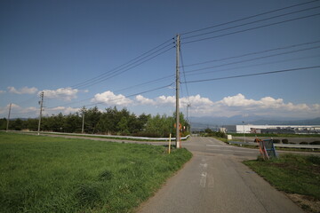 Fototapeta premium 日本の空と山