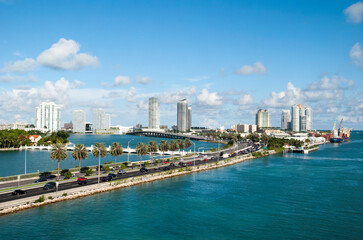 Fototapeta na wymiar Miami Main Channel And MacArthur Causeway