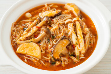 Stir-fried Spicy Mushroom with Tom Yum Soup