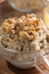 ナッツとバナナの朝食オートミール