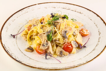Pasta with chicken and mushrooms