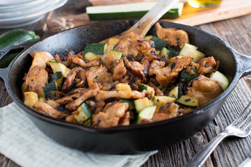 Pan fried chicken with vegetables