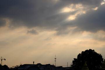 Naklejka premium sunset over the city