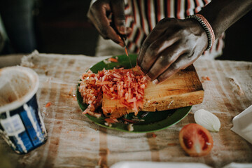 Kapana Tomaten Salsa Zubereitung in Namibia