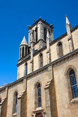 Fototapeta na wymiar Montaigu. Église Saint-Jean-Baptiste vue de l’extérieur. Vendée. Pays de la Loire