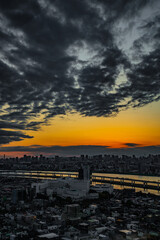 首都高速中央環状線と東京の街