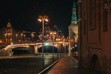 Fototapeta na wymiar View of the Great Moskvoretsky Bridge from the Kremlin