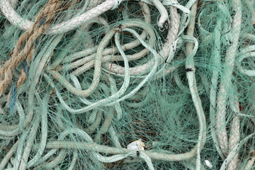 Durcheinander aus Fischernetzen / Kunststoff