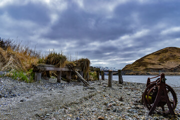 Fototapeta na wymiar abandoned house on the beach,aleutian islands 