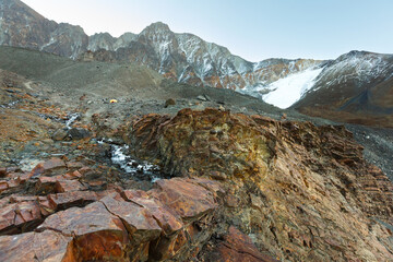 Vista desde el campamento del Salto a 4300mts, Vallecitos, Mendoza, Argentina. Famoso lugar de los Andes Argentinos para practical alta montaña.