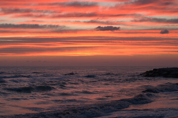 Fototapeta na wymiar sunset in the sea, sunrise, water, ocean, clouds, nature, sky, sea,horizon, beautiful,evening, sunlight, color 