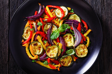 roast pepper slices with red onion and zucchini