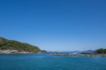 Naklejka na ściany i meble 青海島の綺麗な海岸線と青空
