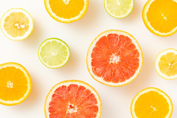 輪切りの柑橘系フルーツ