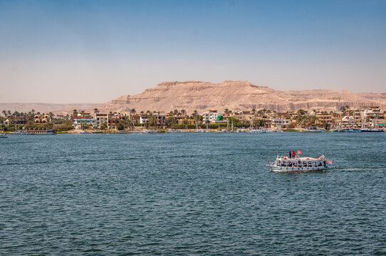 Louxor au bord du Nil en Egypte