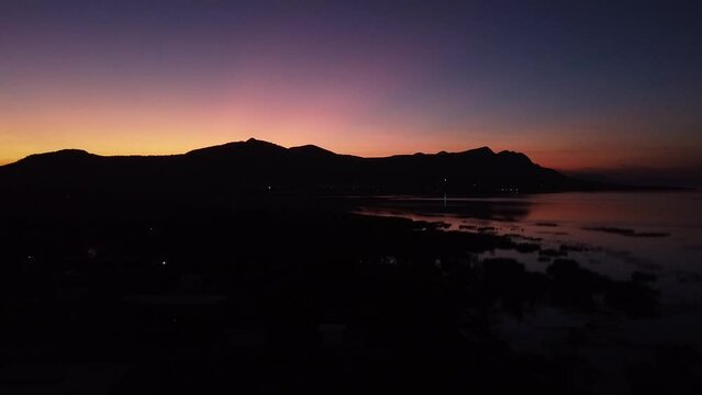 Atardecer naranja en Lago de Chapala Jalisco M&eacute;xico con dron DJI