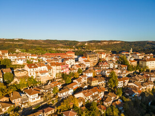Obraz premium Aerial Sunset view of city of Veliko Tarnovo, Bulgaria
