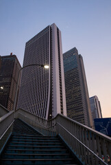 Fototapeta na wymiar 夕暮れの西新宿高層ビル群