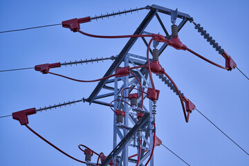 Pole with the connection of high voltage electrical cables