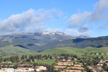 Fototapeta na wymiar Diablo Valley and snow capped Mt Diablo, San Ramon, California