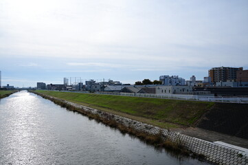 川口の川沿い