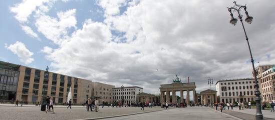 Berlino, la porta di Brandeburgo- Brandeburger Tor - obrazy, fototapety, plakaty