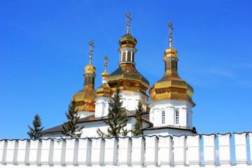 Fototapeta na wymiar Ancient orthodox church in Ukraine