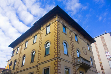 Fototapeta na wymiar Beautiful building in Old Town of Bergamo