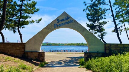 bridge over the river thames
riverside 
sea
park 
arch 
local 
blue sky 
blue 
tree 
green 
sunny 
leaf 
川
木
海
青空
青
緑
葉
アーチ
公園
晴れ