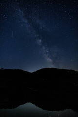 Fototapeta premium 日本の岡山県美咲町の大垪和西の棚田と天の川